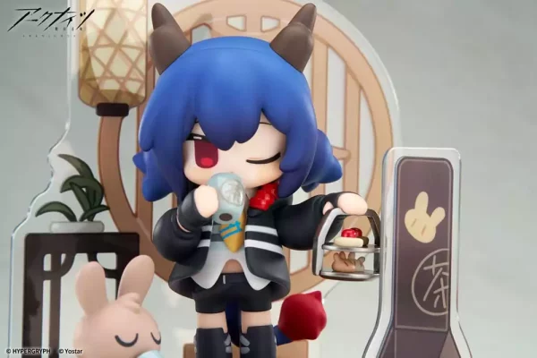 arknights-would-you-like-a-dessert-mini-series-pvc-statue-chen-11-cm-1765672016-3