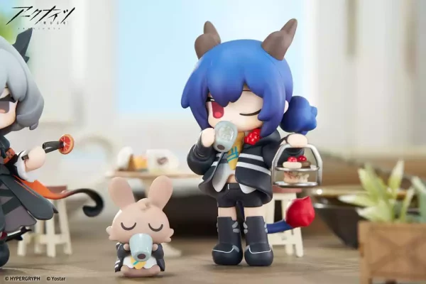 arknights-would-you-like-a-dessert-mini-series-pvc-statue-chen-11-cm-1765672016-4