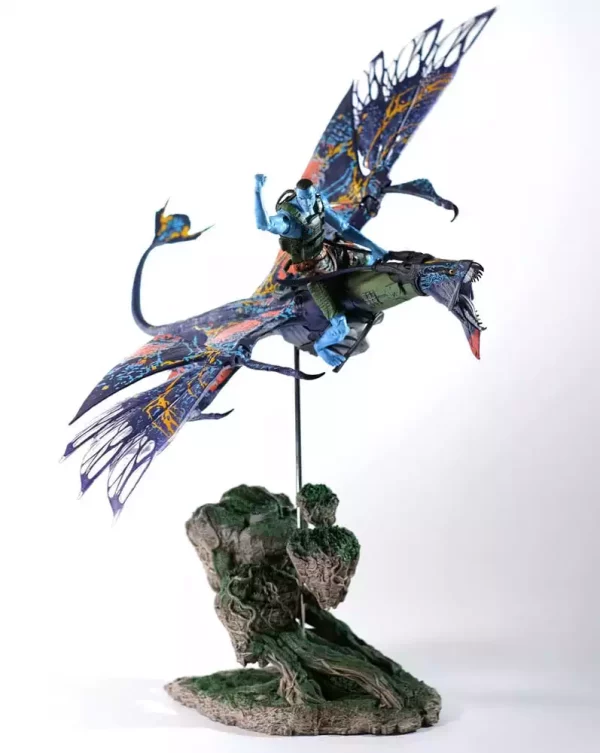 avatar-the-way-of-water-action-figure-recom-quaritch-rda-banshee-gold-label-1765710904-0