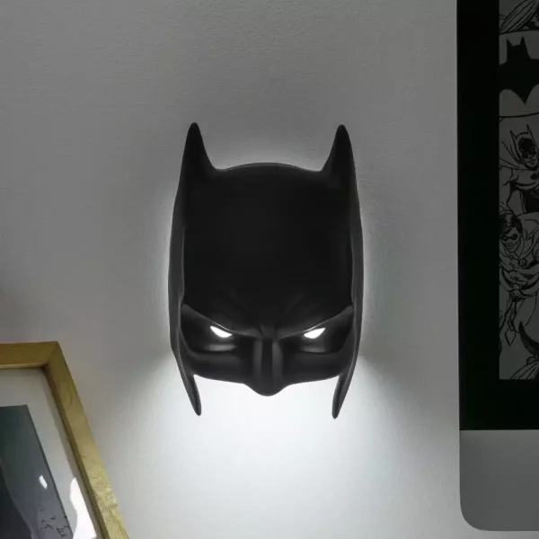 dc-comics-3d-led-light-batman-mask-1765716279-1 dc-comics-3d-led-light-batman-mask-1765716279-1