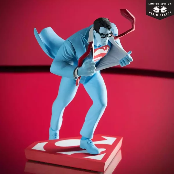 dc-direct-statue-1-10-superman-red-and-blue-superman-by-clayton-henry-limited-edition-16-cm-1765711455-4