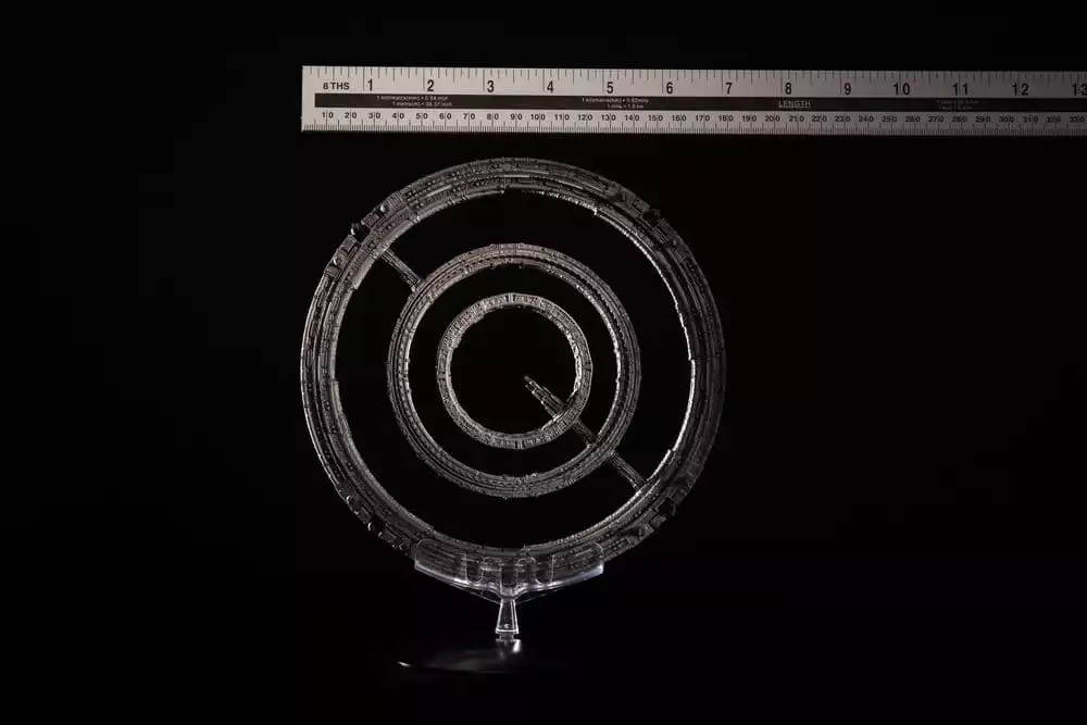 foundation-die-cast-the-invictus-spaceship-20-cm-1766568040-10