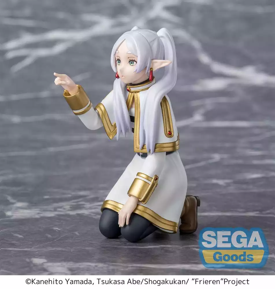 frieren-beyond-journeys-end-pm-perching-pvc-statue-frieren-poking-something-10-cm-1765723424-1