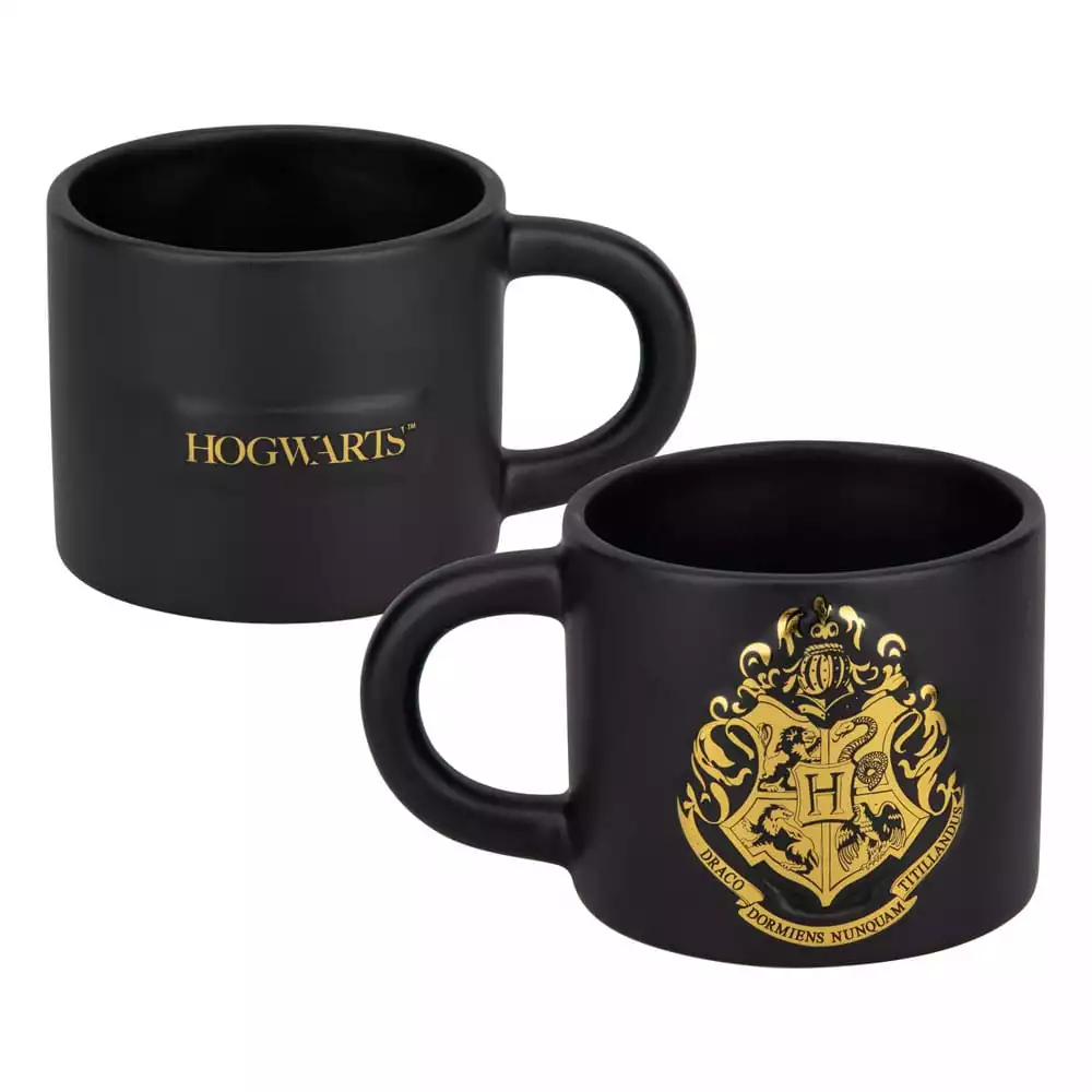 harry-potter-mug-hogwarts-crest-1765833061-0