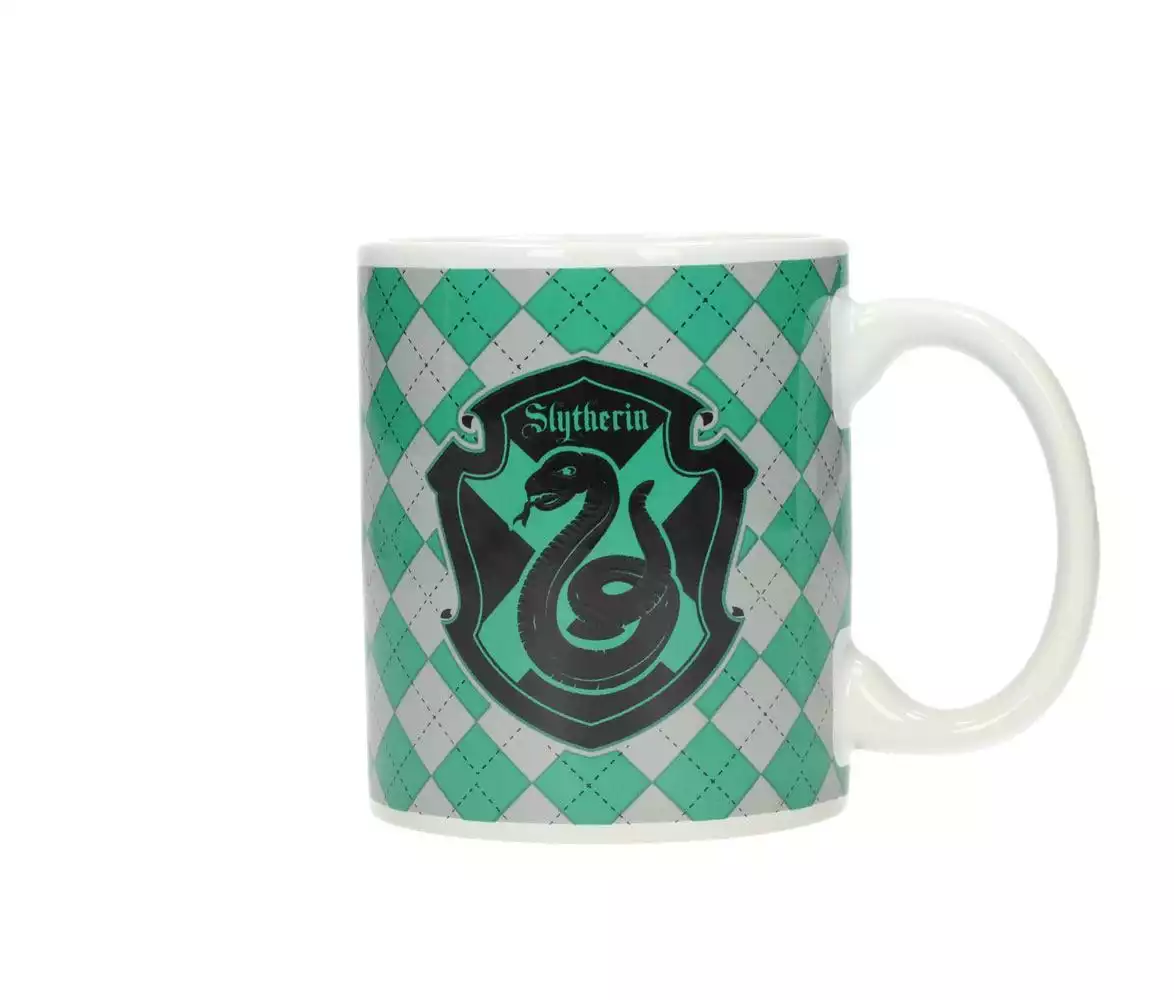 harry-potter-mug-slytherin-1765722647-0