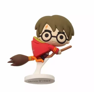 Harry Potter: Mini Figura Gomma di Harry Potter con Mantello Rosso, 6 cm