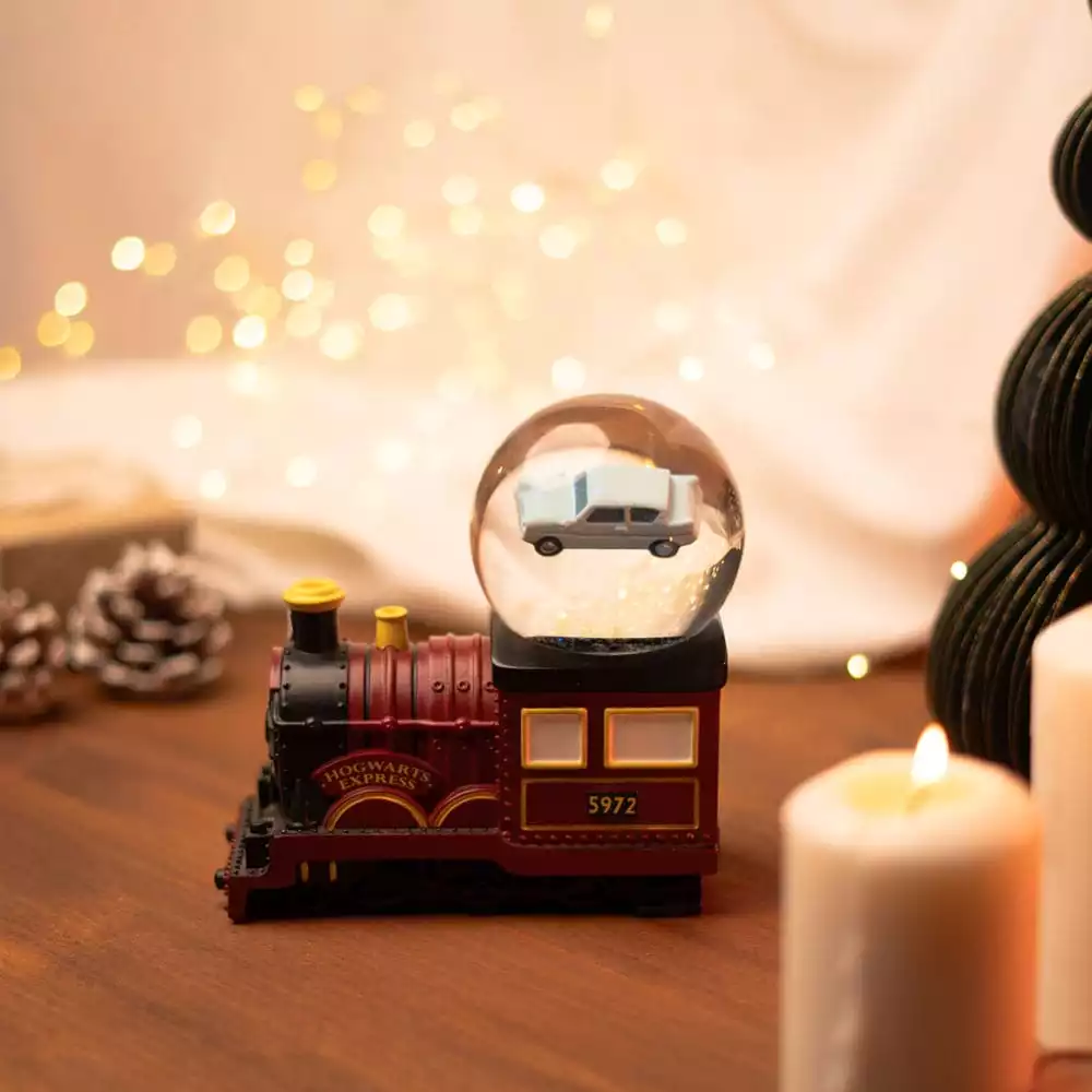 harry-potter-snow-globe-1765679450-3