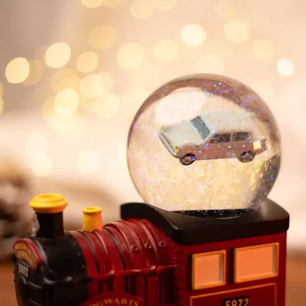 harry-potter-snow-globe-1765679452-5 harry-potter-snow-globe-1765679452-5