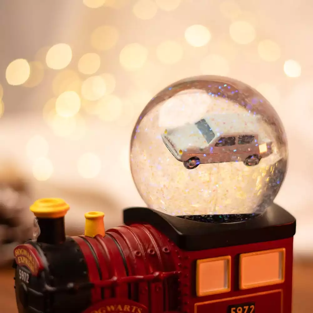 harry-potter-snow-globe-1765679452-5