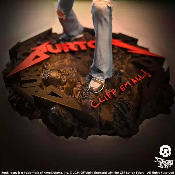 metallica-rock-iconz-statue-cliff-burton-ii-22-cm-1766139925-9