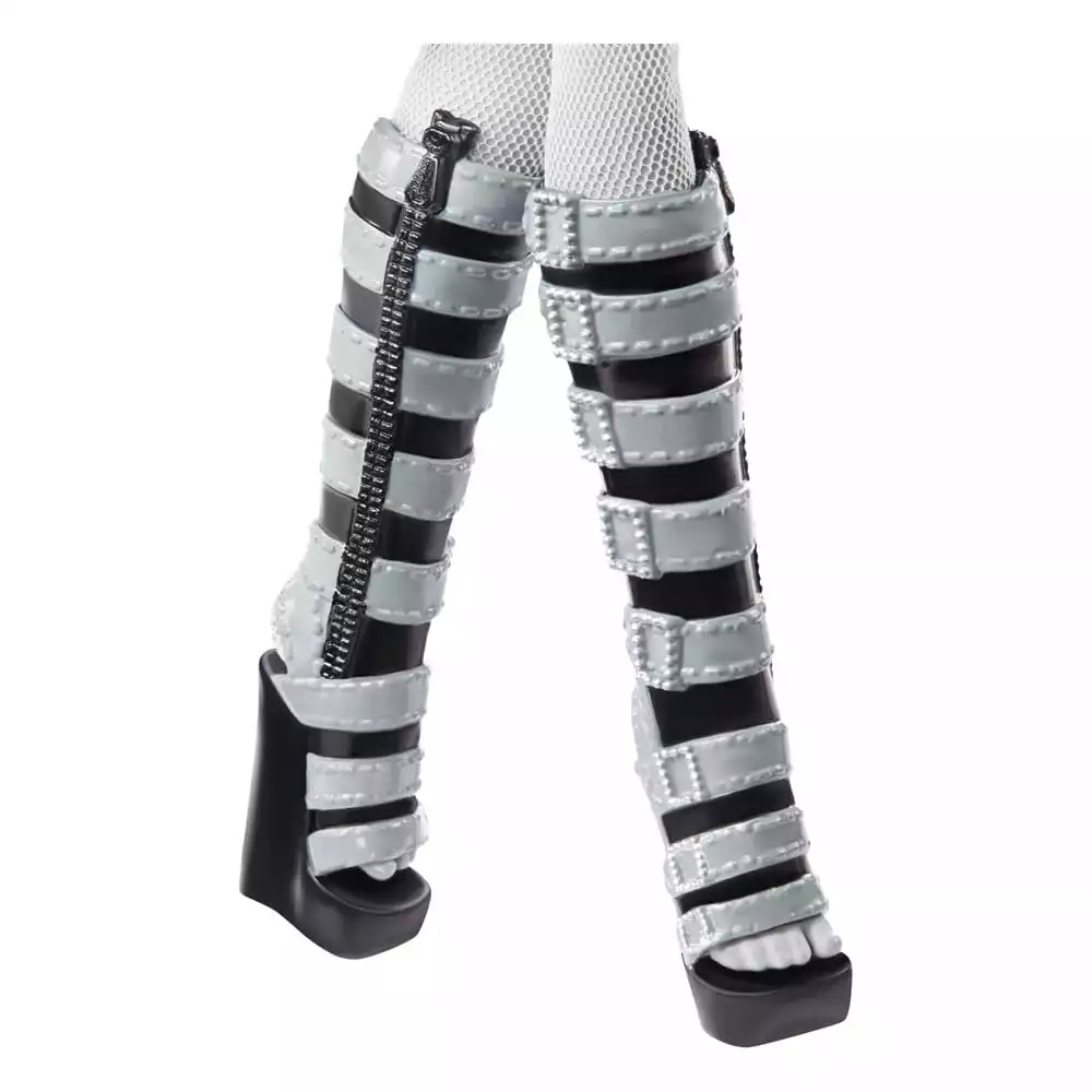 monster-high-reel-drama-doll-clawdeen-wolf-in-black-and-white-1765709612-3