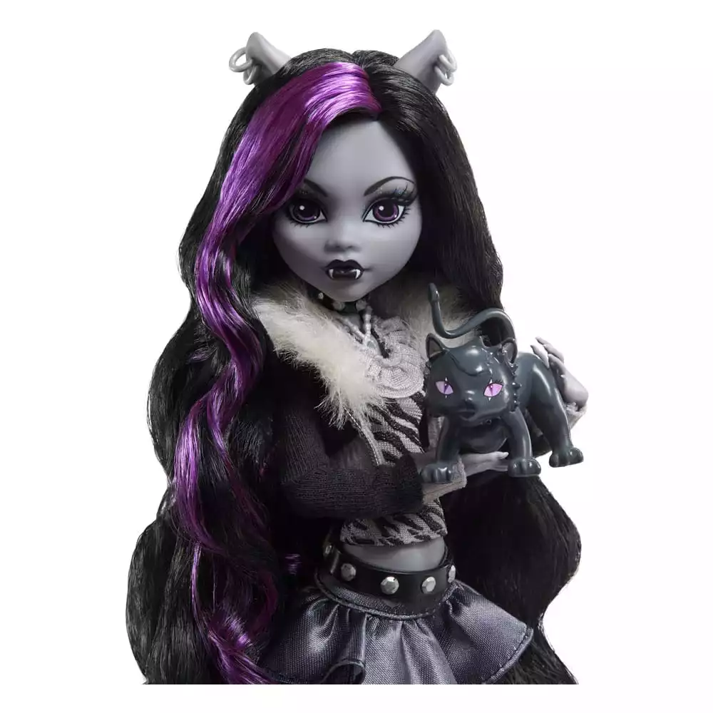 monster-high-reel-drama-doll-clawdeen-wolf-in-black-and-white-1765709614-5
