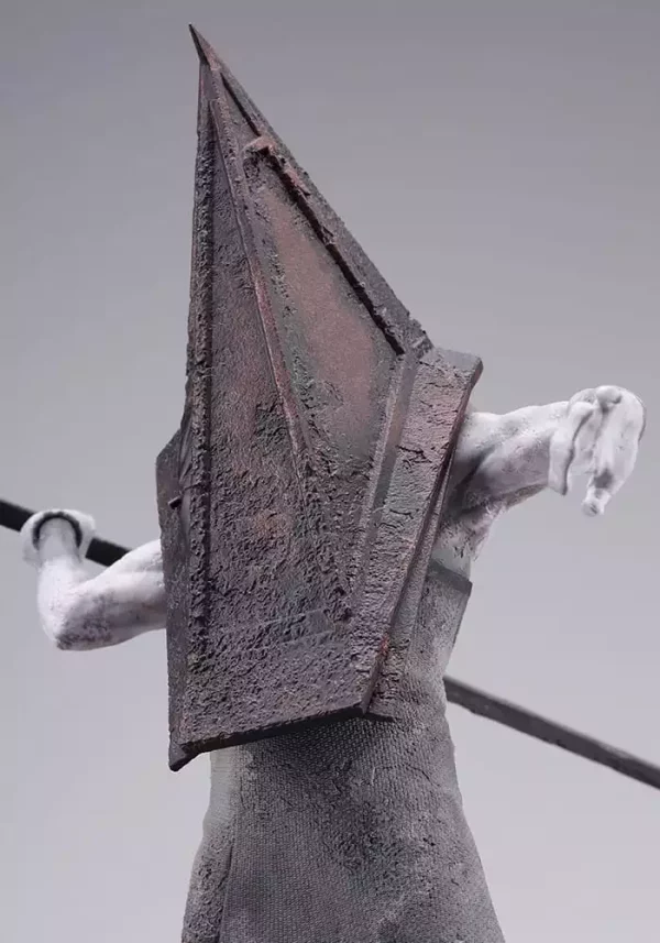 silent-hill-2-oshi-works-statue-1-7-red-pyramid-thing-26-cm-1765706722-7 silent-hill-2-oshi-works-statue-1-7-red-pyramid-thing-26-cm-1765706722-7