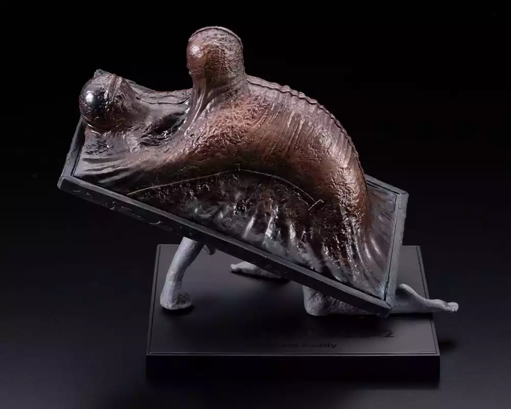 silent-hill-2-oshi-works-statue-abstract-daddy-15-cm-1765706679-1