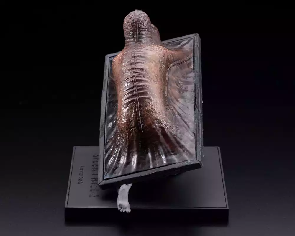 silent-hill-2-oshi-works-statue-abstract-daddy-15-cm-1765706681-3