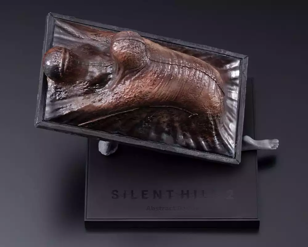 silent-hill-2-oshi-works-statue-abstract-daddy-15-cm-1765706684-6