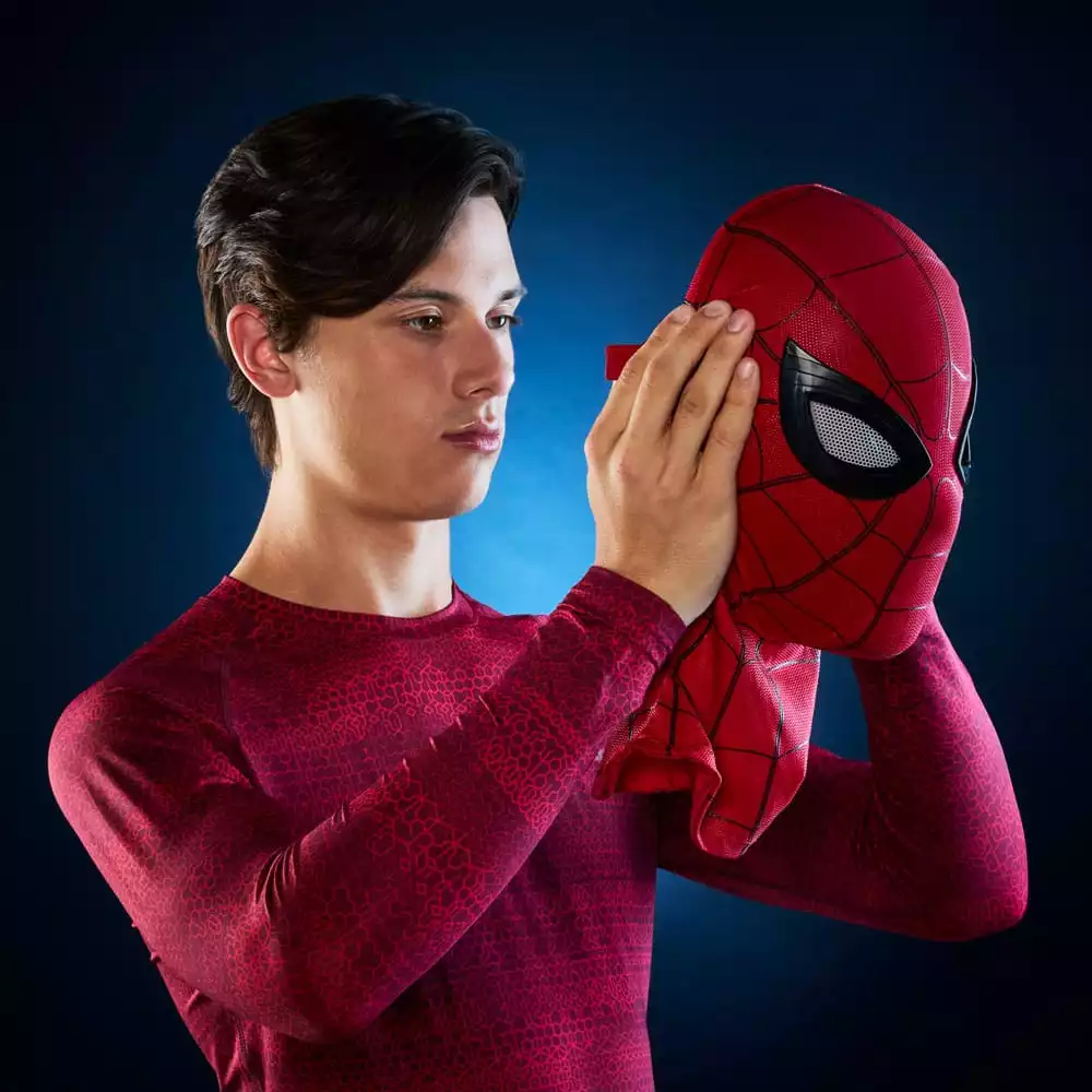 spider-man-homecoming-electronic-expressive-mask-spider-man-1765682123-2