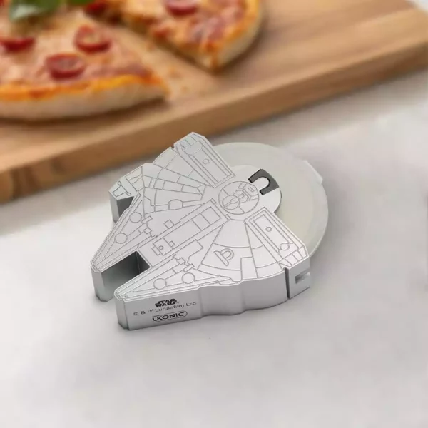 star-wars-pizza-cutter-millennium-falcon-1764953554-5 star-wars-pizza-cutter-millennium-falcon-1764953554-5