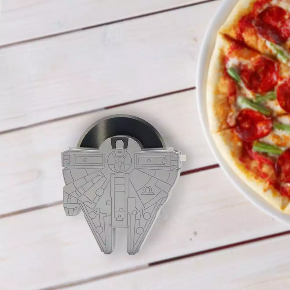 star-wars-pizza-cutter-millennium-falcon-1764953556-7