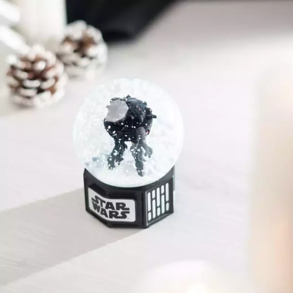 star-wars-snow-globe-1765679456-3