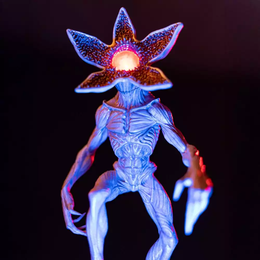 stranger-things-lamp-with-usb-c-demogorgon-1765679418-6
