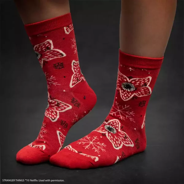 stranger-things-stranger-things-set-of-3-socks-1765683769-1