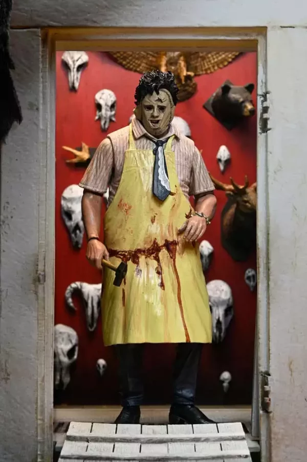 texas-chainsaw-massacre-clothed-action-figure-leatherface-50th-anniversary-20-cm-1765713985-7 texas-chainsaw-massacre-clothed-action-figure-leatherface-50th-anniversary-20-cm-1765713985-7