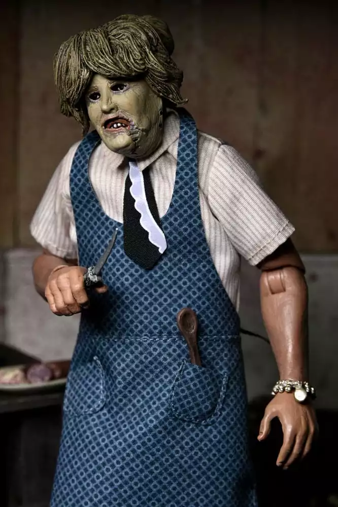texas-chainsaw-massacre-clothed-action-figure-leatherface-with-old-lady-mask-20-cm-1765713964-3