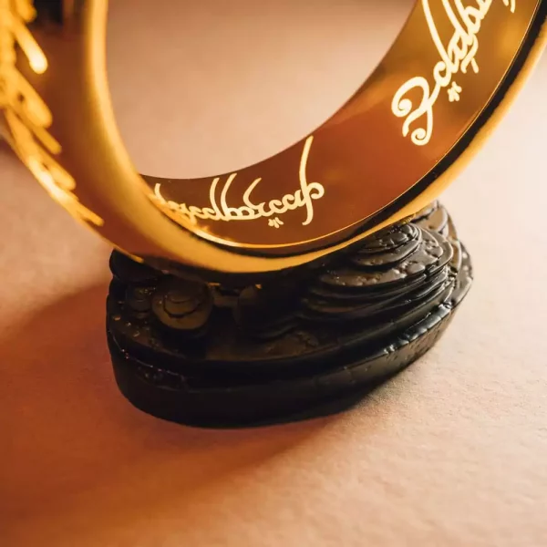 the-lord-of-the-rings-lamp-with-usb-c-one-ring-1765679380-3 the-lord-of-the-rings-lamp-with-usb-c-one-ring-1765679380-3
