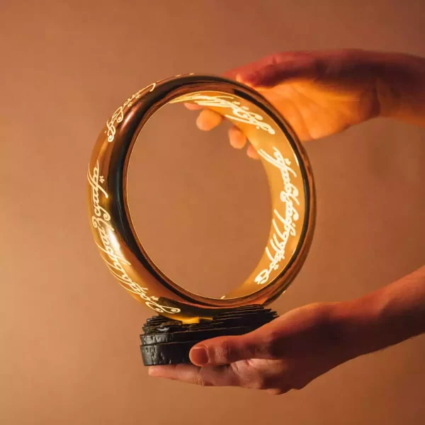 the-lord-of-the-rings-lamp-with-usb-c-one-ring-1765679381-4 the-lord-of-the-rings-lamp-with-usb-c-one-ring-1765679381-4