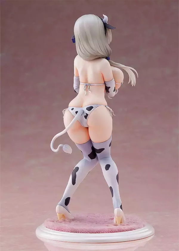 uzaki-chan-wants-to-hang-out-pvc-statue-1-7-tsuki-uzaki-cow-bikini-ver-22-cm-1764953300-2