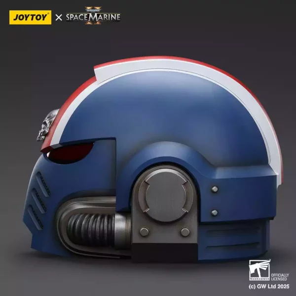 warhammer-40000-space-marine-2-replica-ultramarines-lieutenant-titus-helmet-30-cm-1765685017-2