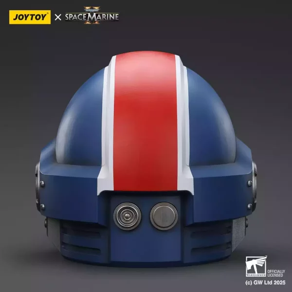 warhammer-40000-space-marine-2-replica-ultramarines-lieutenant-titus-helmet-30-cm-1765685018-3