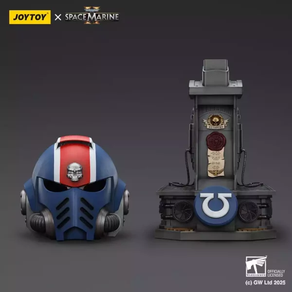 warhammer-40000-space-marine-2-replica-ultramarines-lieutenant-titus-helmet-with-display-stand-44-cm-1765684970-5