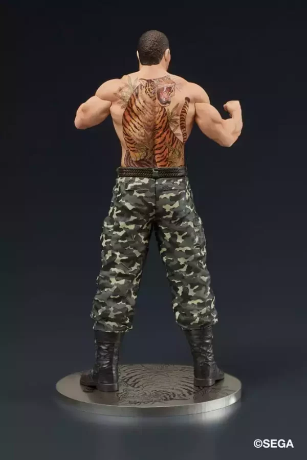yakuza-like-a-dragon-digsta-pvc-statue-taiga-saejima-battle-style-ver-18-cm-1765674317-3