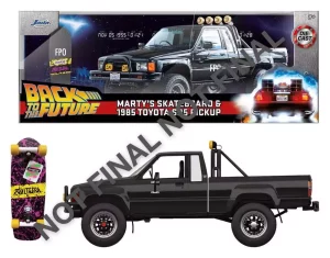 Toyota 1985 di Ritorno al Futuro in Metallo Diecast 1:24 con Monopattino di Marty