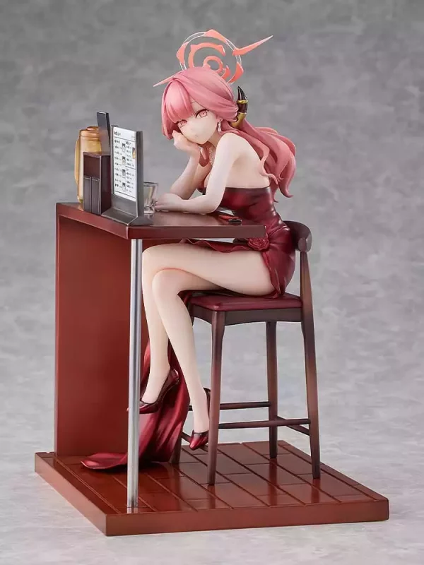 blue-archive-pvc-statue-1-7-aru-dress-memorial-lobby-ver-23-cm-1784887275-5