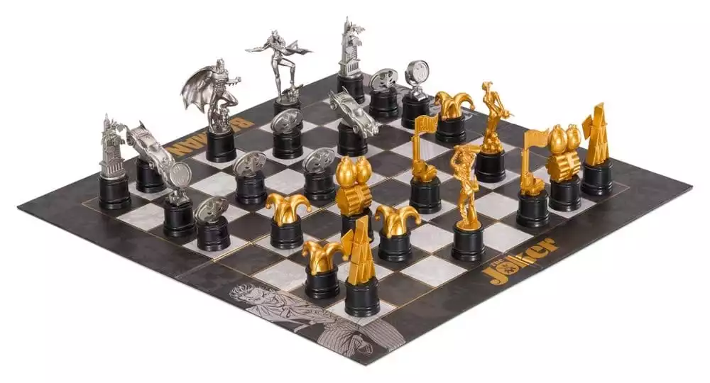 dc-comics-chess-set-batman-vs-the-joker-47-cm-1784880250-0