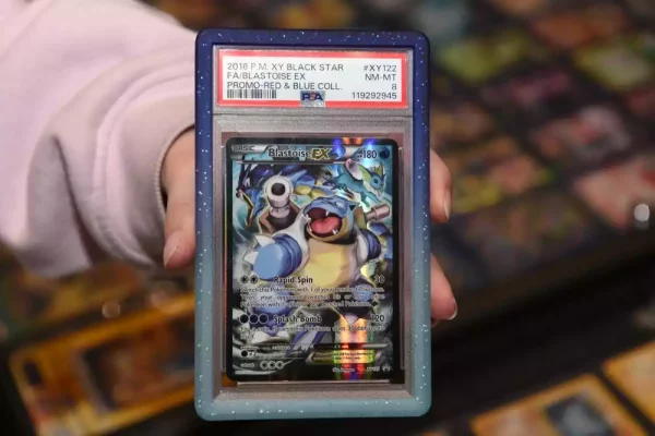 evoretro-bumper-for-psa-graded-card-slab-gradient-light-blue-dark-blue-glitter-1784851992-2 evoretro-bumper-for-psa-graded-card-slab-gradient-light-blue-dark-blue-glitter-1784851992-2