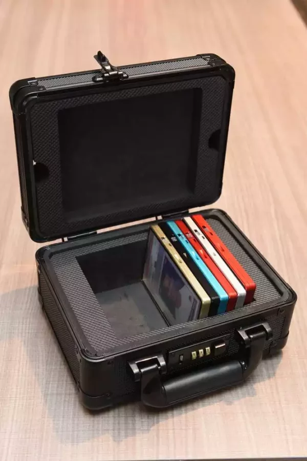 evoretro-graded-card-display-and-carry-case-with-display-window-black-1784851531-8