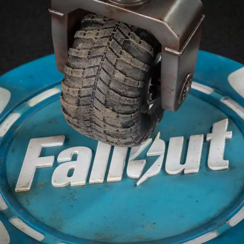 fallout-amazon-pvc-figure-victor-the-securitron-25-cm-1784850971-12