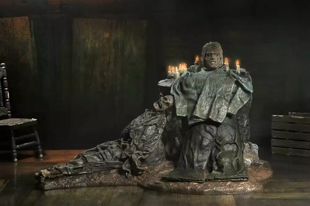 friday-the-13th-the-game-diorama-pamela-shrine-1784878113-2