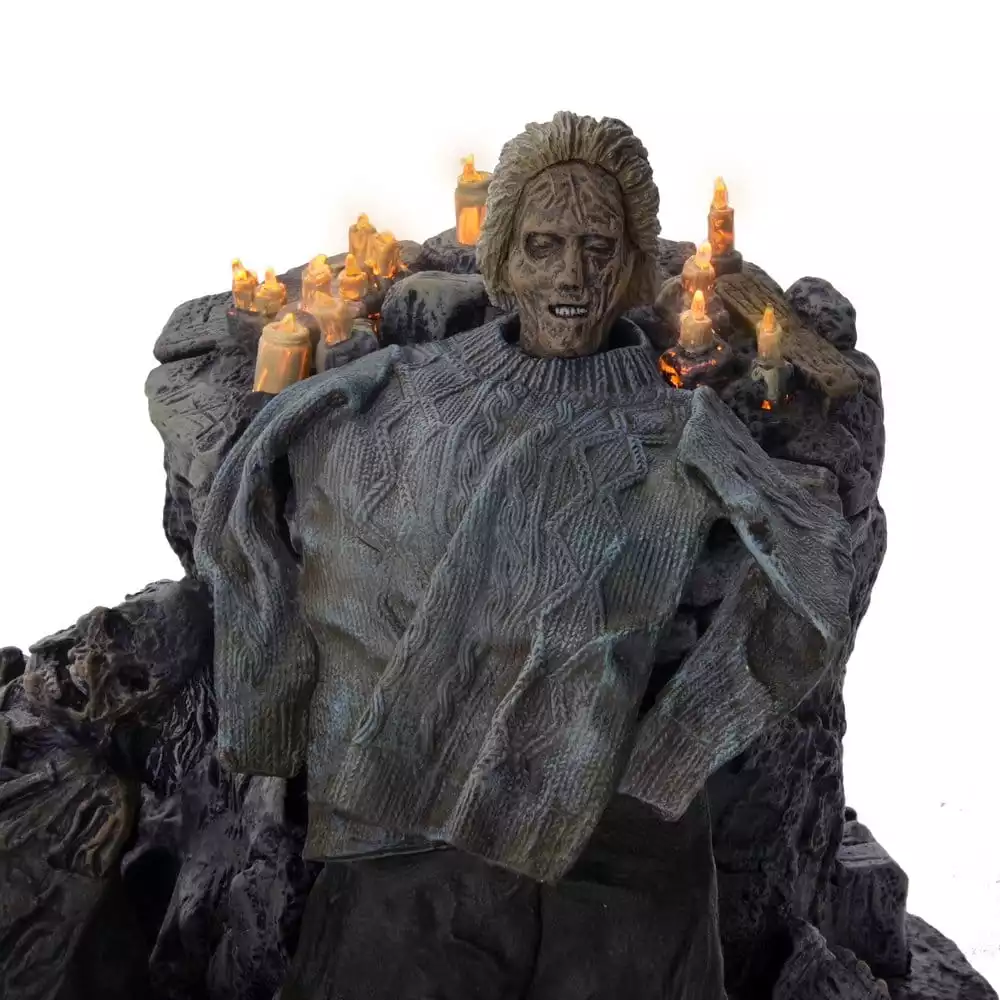 friday-the-13th-the-game-diorama-pamela-shrine-1784878118-6