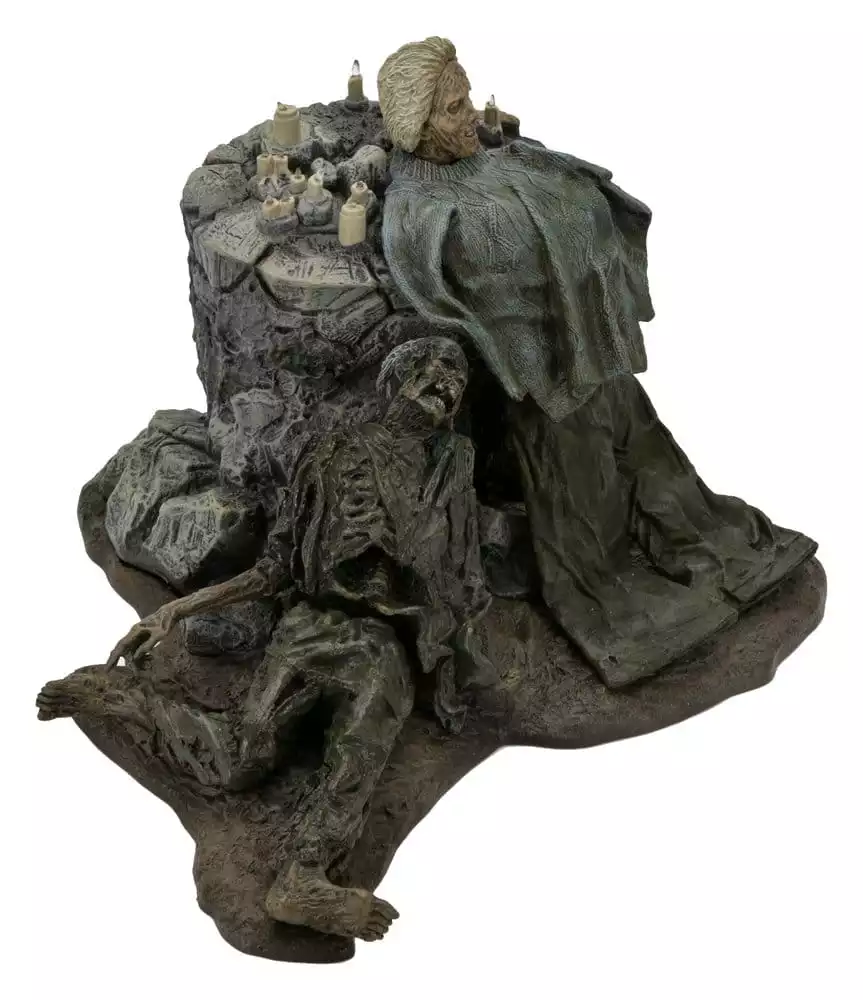 friday-the-13th-the-game-diorama-pamela-shrine-1784878123-11