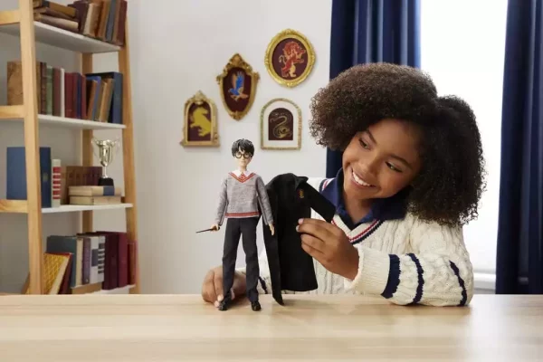 harry-potter-fashion-doll-harry-potter-1784871070-2