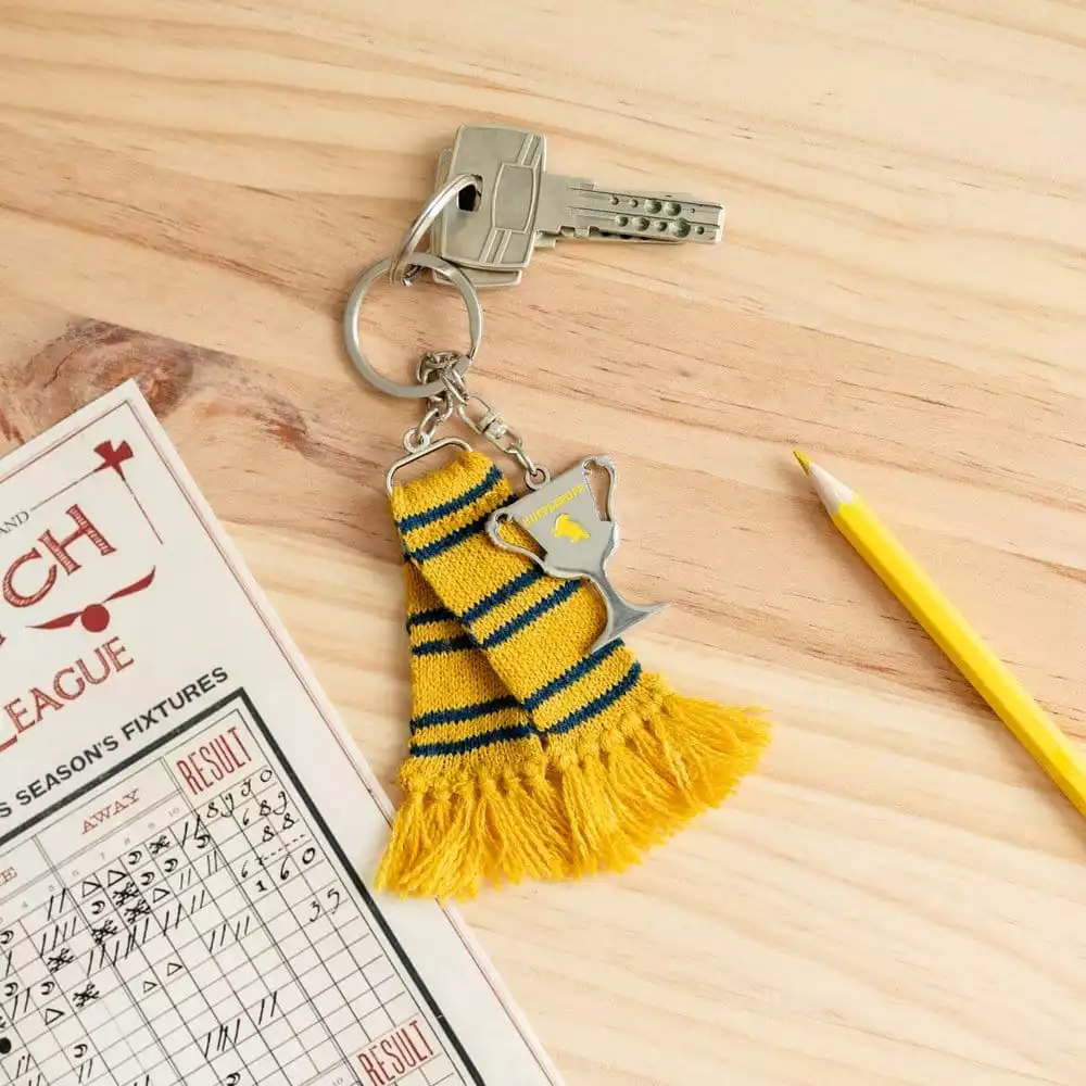 harry-potter-keyring-hufflepuff-scarf-15-cm-1784857327-2