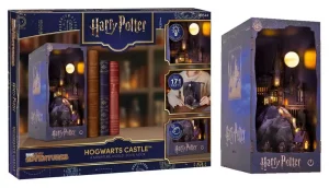 Harry Potter Tiny Adventures Book Nook: Mini Diorama del Castello di Hogwarts (18 cm)