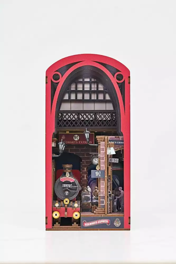 harry-potter-tiny-adventures-book-nook-mini-diorama-hogwarts-express-18-cm-1784884532-1