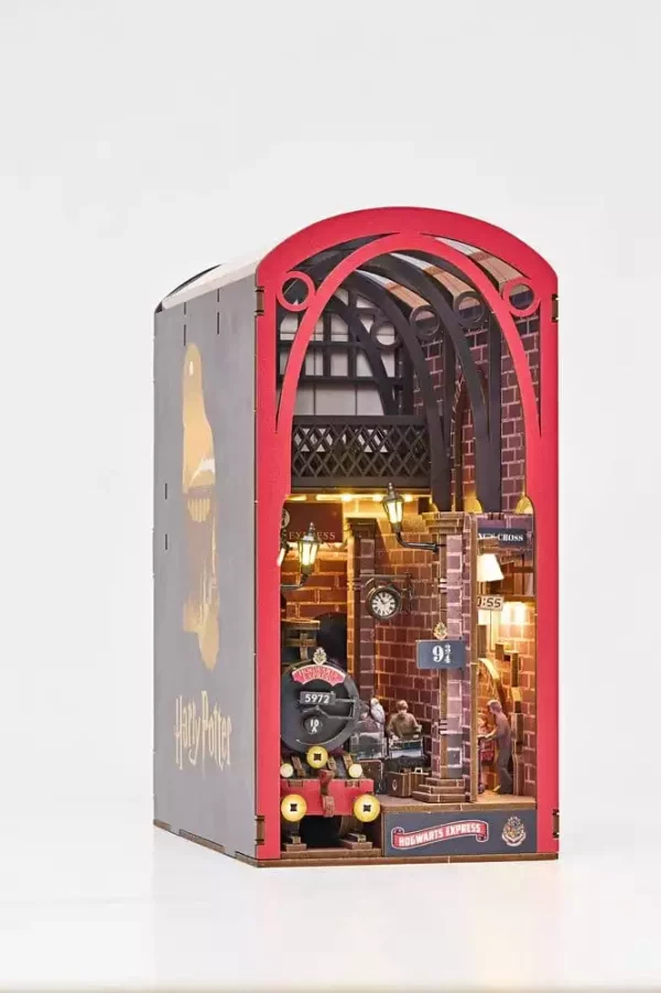 harry-potter-tiny-adventures-book-nook-mini-diorama-hogwarts-express-18-cm-1784884534-3 harry-potter-tiny-adventures-book-nook-mini-diorama-hogwarts-express-18-cm-1784884534-3