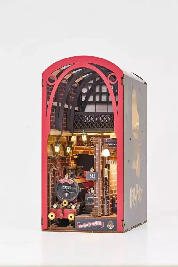 harry-potter-tiny-adventures-book-nook-mini-diorama-hogwarts-express-18-cm-1784884535-4 harry-potter-tiny-adventures-book-nook-mini-diorama-hogwarts-express-18-cm-1784884535-4